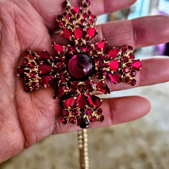 Vintage Leru Signed Red Rhinestone Maltese Cross Necklace & Earring Set - Picture 7 of 10